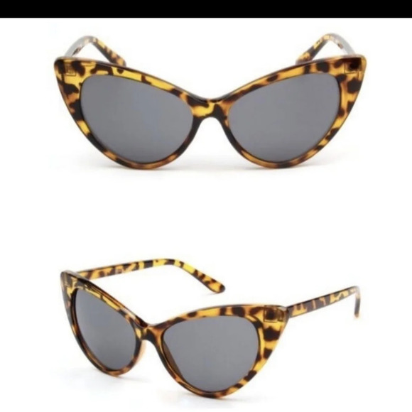 Cat Eye Leopard Print Sunglasses - Picture 2 of 4